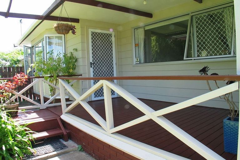 Photo of property in 4/11a Bayside Avenue, Te Atatu Peninsula, Auckland, 0610