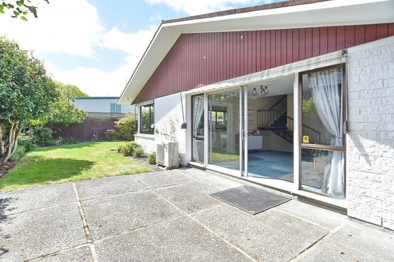 Photo of property in 1/1 Rosedale Place, Avonhead, Christchurch, 8042