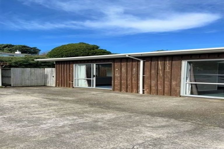 Photo of property in 12 Naumai Place, Spotswood, New Plymouth, 4310