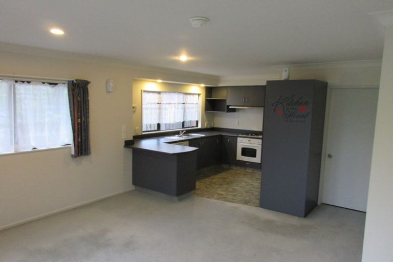 Photo of property in 15u6 Glanmire Road, Newlands, Wellington, 6037