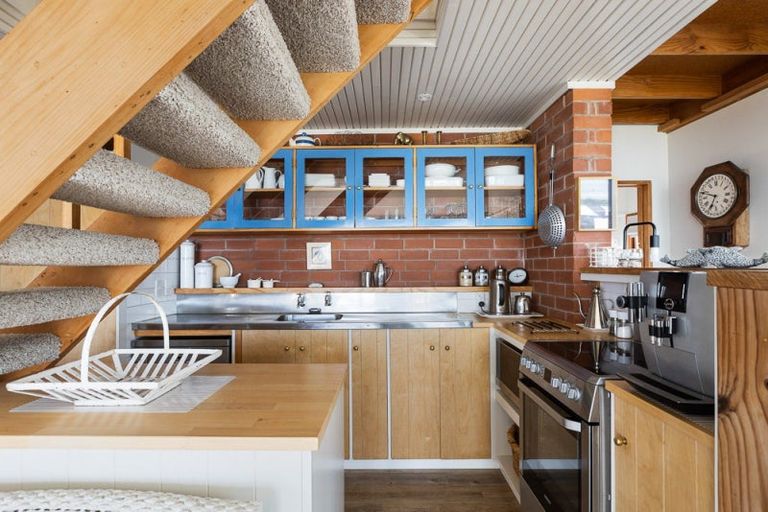 Photo of property in 5 Marine Parade, Orewa, 0931