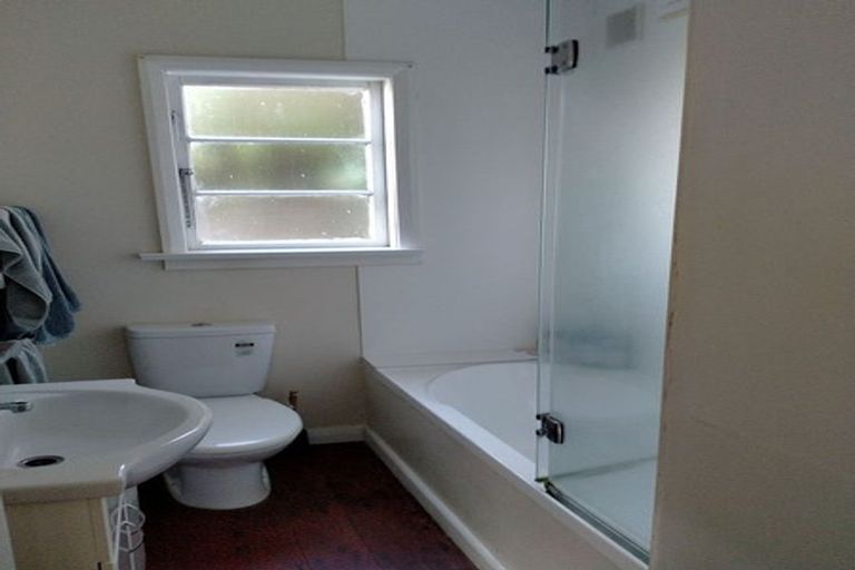 Photo of property in 112 Grafton Road, Roseneath, Wellington, 6011