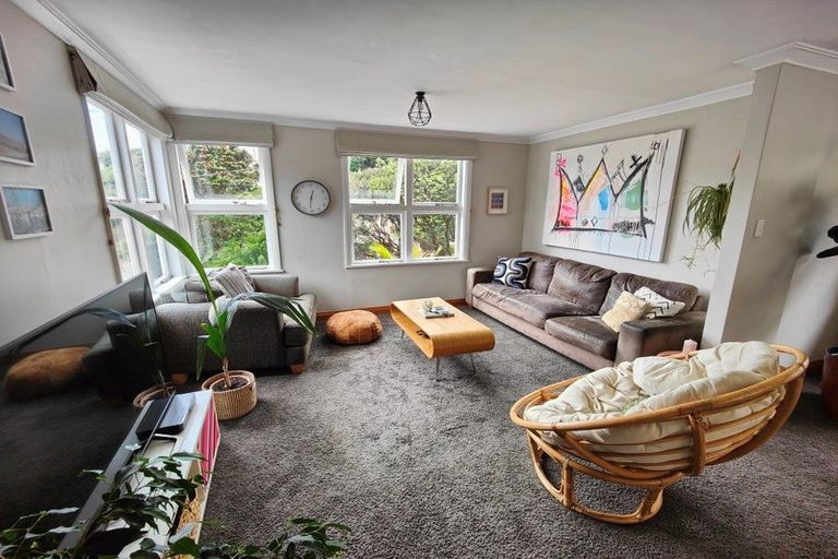 Photo of property in 6 View Road, Titahi Bay, Porirua, 5022