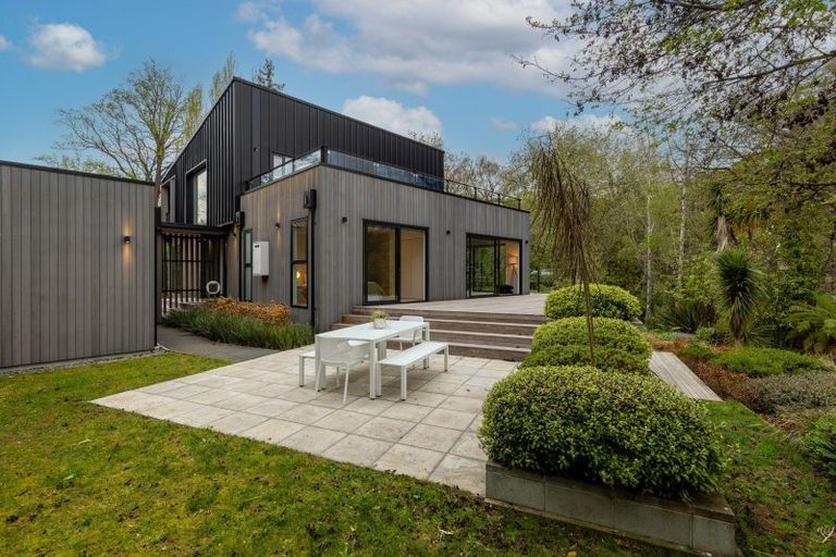 Photo of property in 7 Wood Lane, Fendalton, Christchurch, 8014