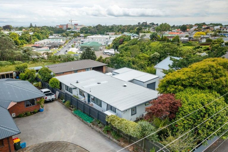 Photo of property in 184 Tukapa Street, Westown, New Plymouth, 4310