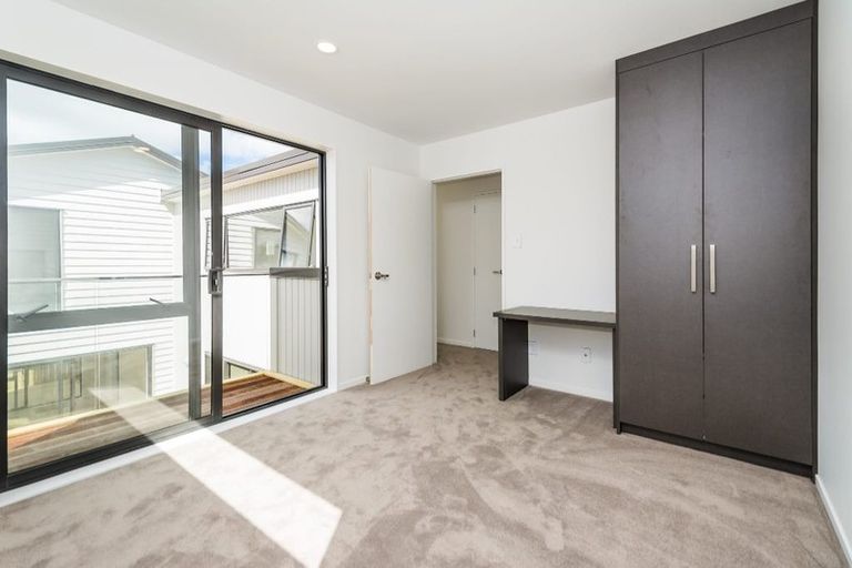 Photo of property in 7 Pihoihoi Place, Hobsonville, Auckland, 0616