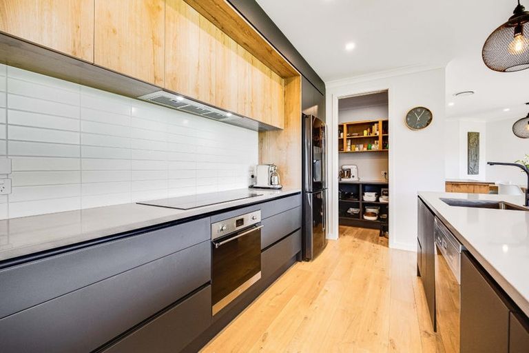 Photo of property in 2 Awatiro Drive, Kaukapakapa, 0871