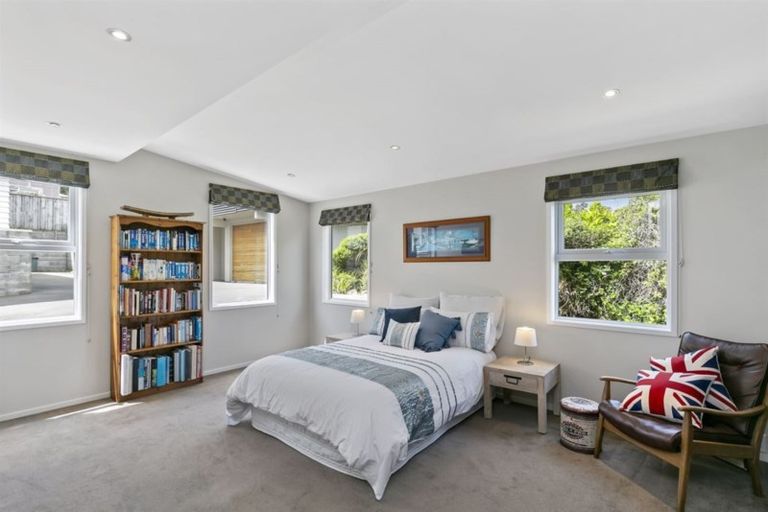 Photo of property in 7b Shortland Street, Khandallah, Wellington, 6035