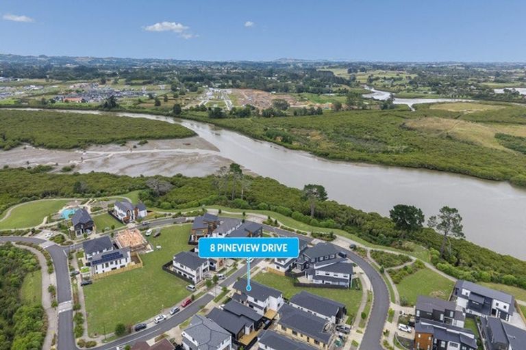 Photo of property in 8 Pineview Drive, Rosehill, Papakura, 2113