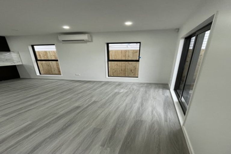 Photo of property in 9d Julian Place, Otara, Auckland, 2023