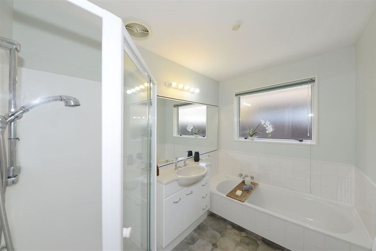 Photo of property in 64 Apsley Drive, Avonhead, Christchurch, 8042