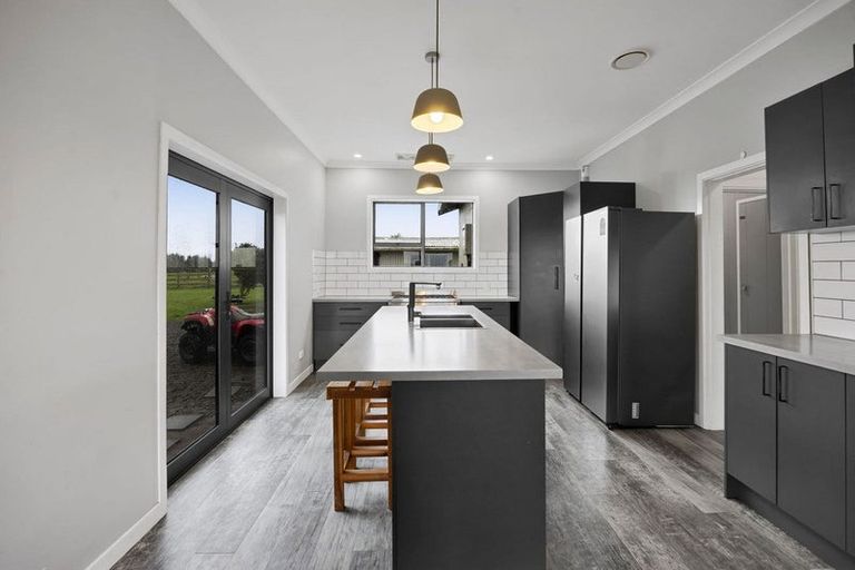 Photo of property in 328 Austin Road, Normanby, Hawera, 4675