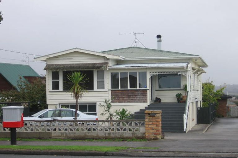 Photo of property in 1/65 Sturges Road, Henderson, Auckland, 0612