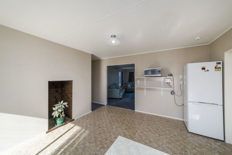 Photo of property in 1 Calder Place, Feilding, 4702