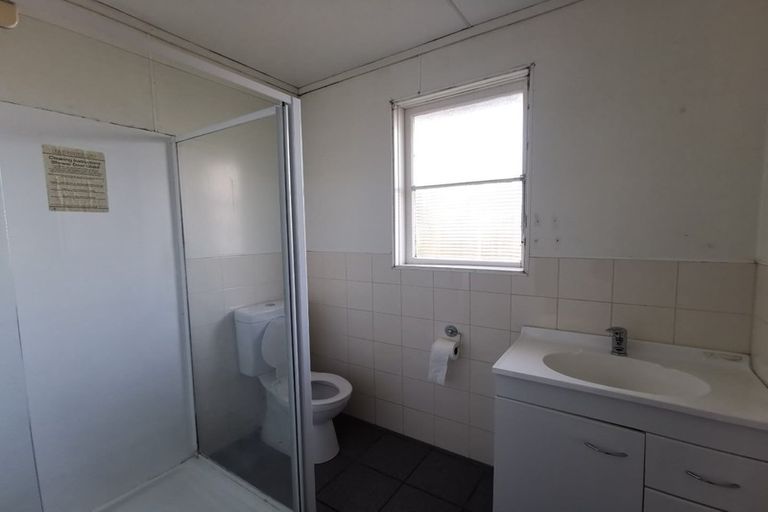 Photo of property in 3/24 Pomaria Road, Henderson, Auckland, 0610