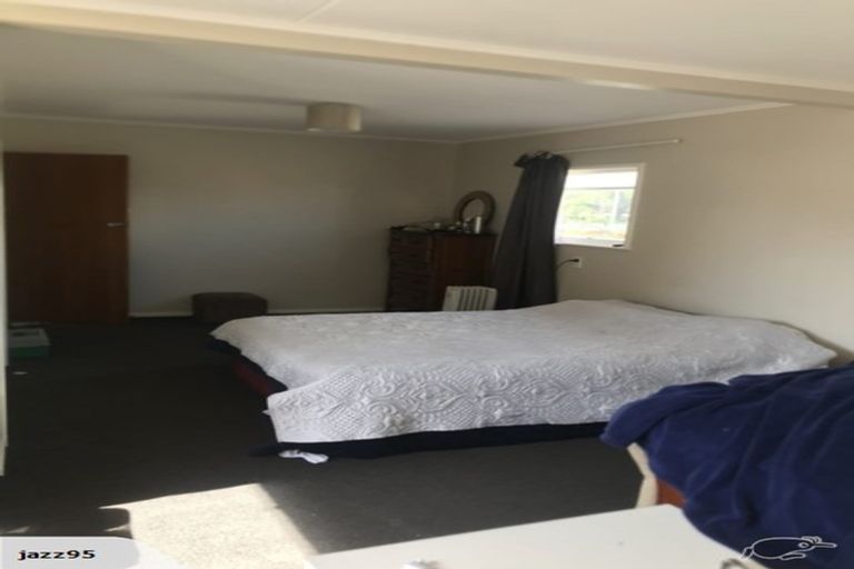Photo of property in 100 Main Road, Waikanae, 5036