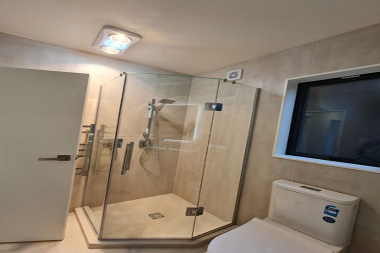 Photo of property in 14a Kotahitanga Street, Papakura, 2110