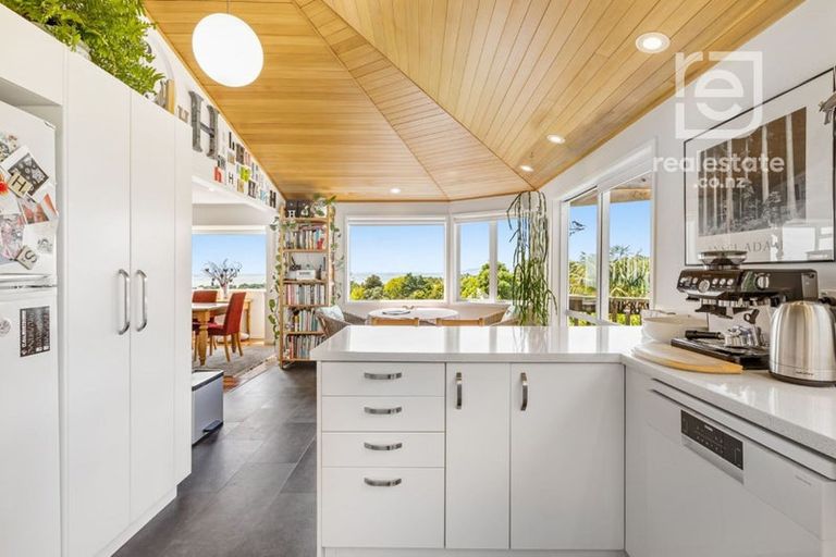 Photo of property in 23a Aberdeen Road, Castor Bay, Auckland, 0620