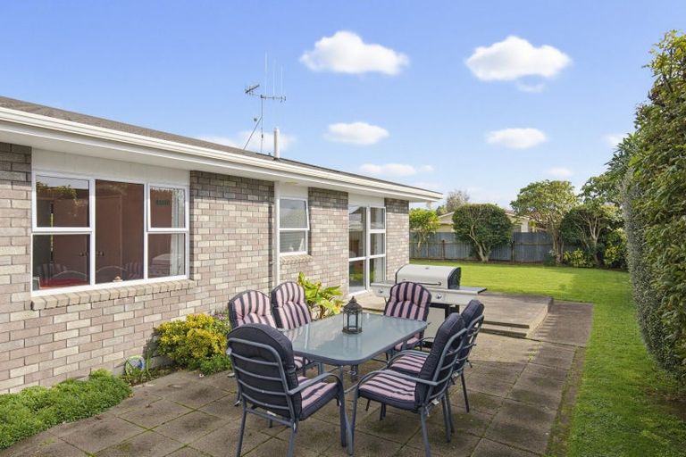 Photo of property in 16 Easton Way, Levin, 5510