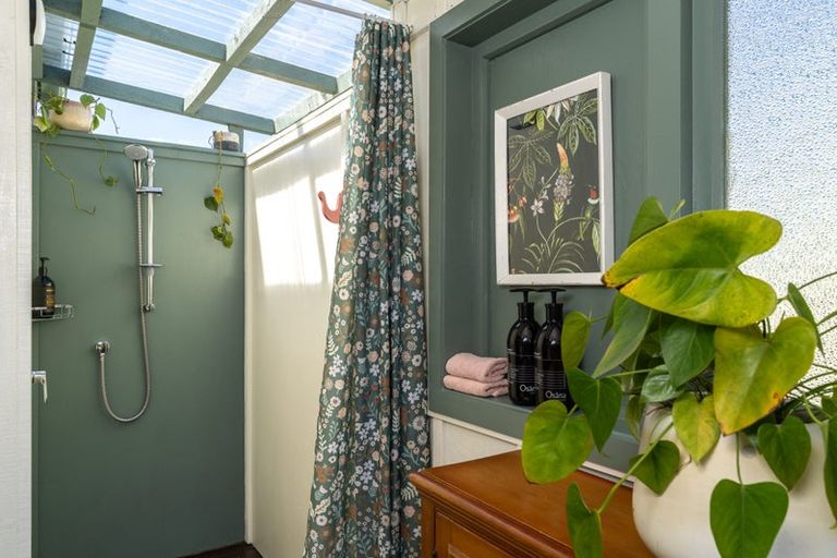 Photo of property in 21 Government Road, Raglan, 3225