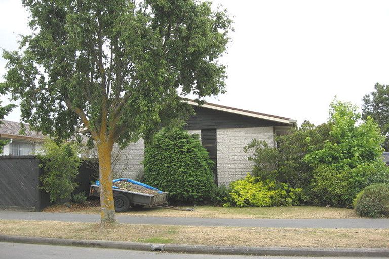 Photo of property in 3 Genista Place, Parklands, Christchurch, 8083