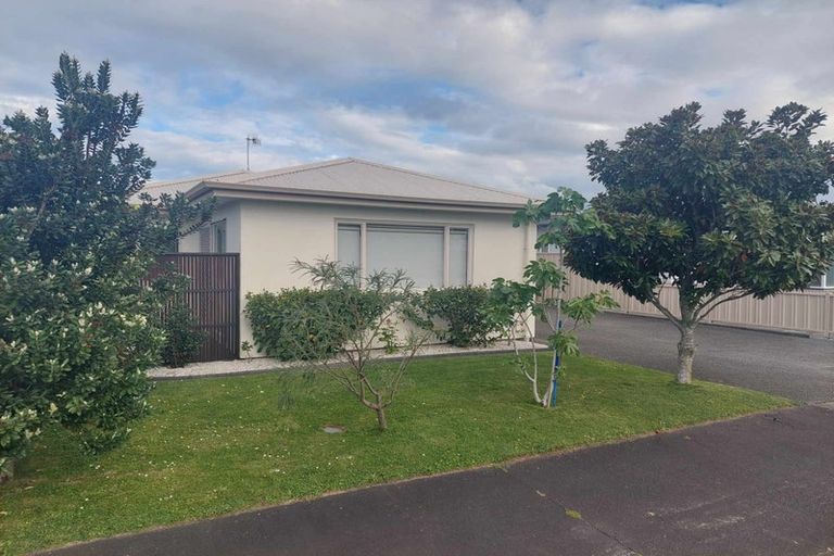 Photo of property in 14 Cassino Crescent, Onekawa, Napier, 4110