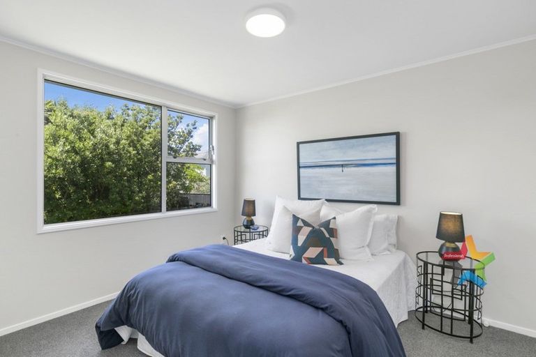 Photo of property in 178 Queens Drive, Lyall Bay, Wellington, 6022