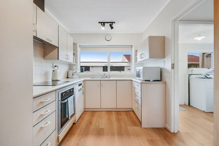 Photo of property in 18b Moenui Avenue, Orewa, 0931