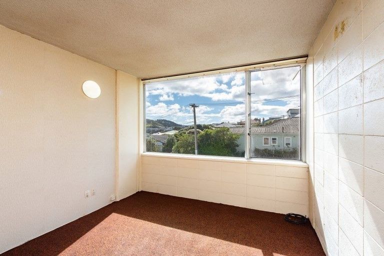 Photo of property in Beresford Apartments, 16/118u Russell Terrace, Berhampore, Wellington, 6023