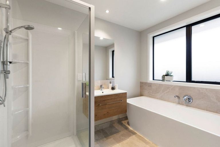 Photo of property in 2 Te Ia Terrace, Cambridge, 3434