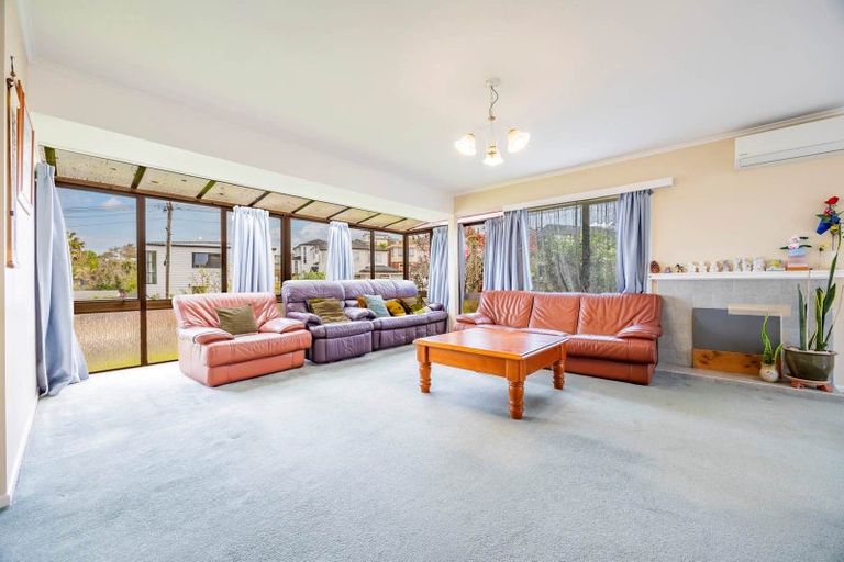 Photo of property in 2/1 Meadowvale Avenue, Forrest Hill, Auckland, 0620