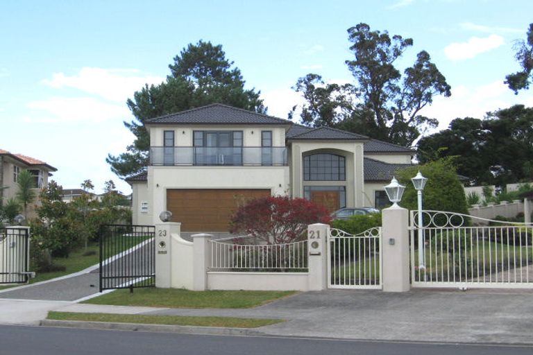 Photo of property in 23 Mansion Court, West Harbour, Auckland, 0618