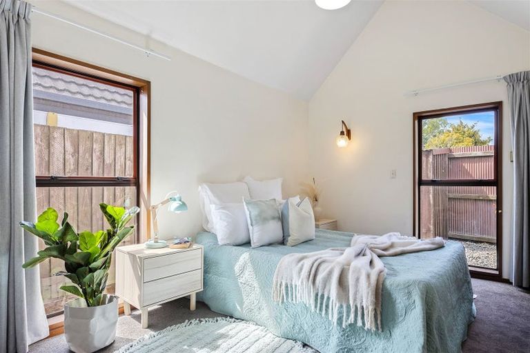 Photo of property in 43n Waimairi Road, Upper Riccarton, Christchurch, 8041