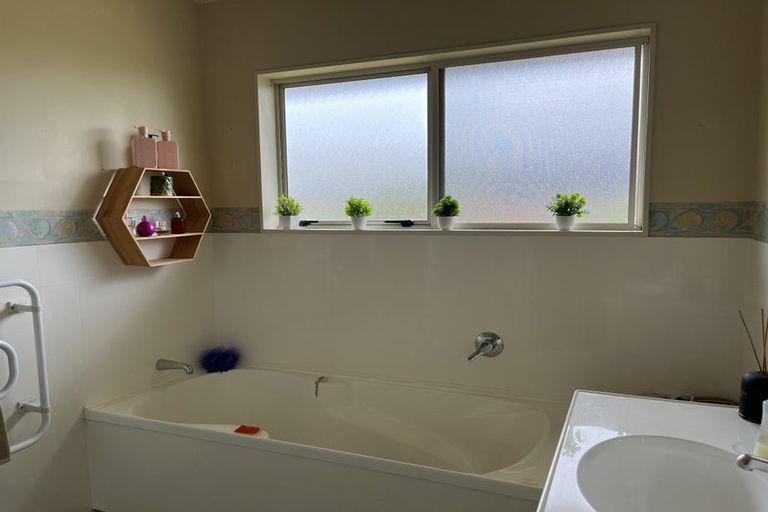 Photo of property in 15 San Vito Place, Paraparaumu Beach, Paraparaumu, 5032