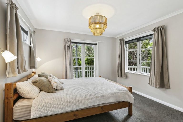 Photo of property in 52 Totara Road, Miramar, Wellington, 6022
