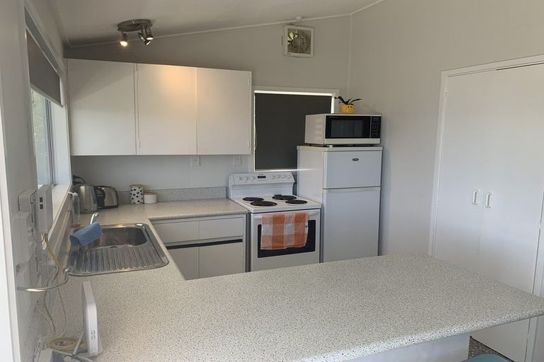 Photo of property in 14b Kahu Road, Paremata, Porirua, 5024