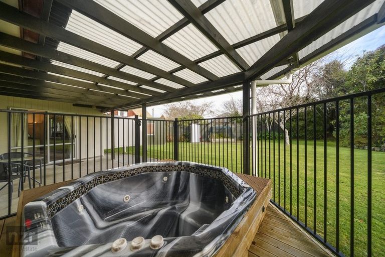 Photo of property in 8 Calder Place, Feilding, 4702