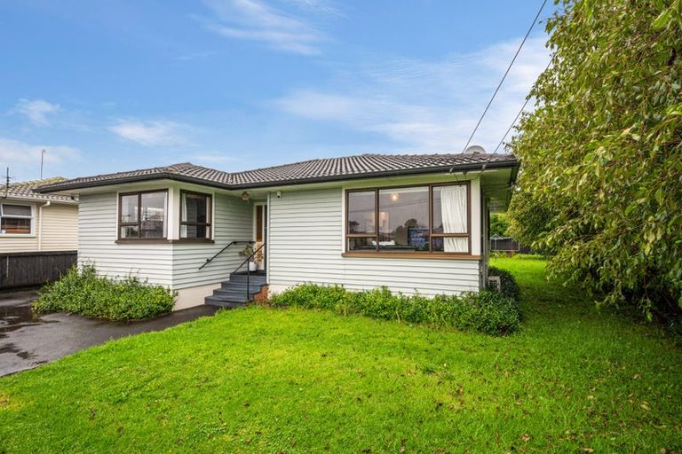 Photo of property in 20 Matapouri Road, Mangere Bridge, Auckland, 2022