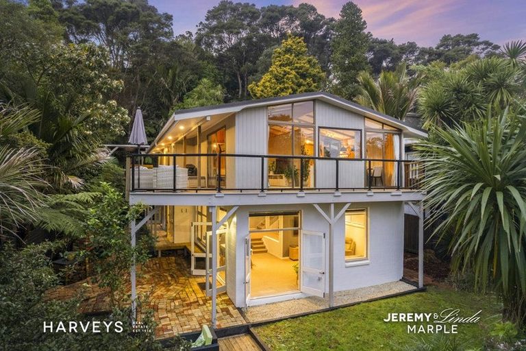 Photo of property in 47 Tainui Road, Titirangi, Auckland, 0604