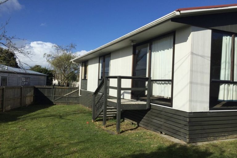 Photo of property in 79a/1 Colwill Road, Massey, Auckland, 0614