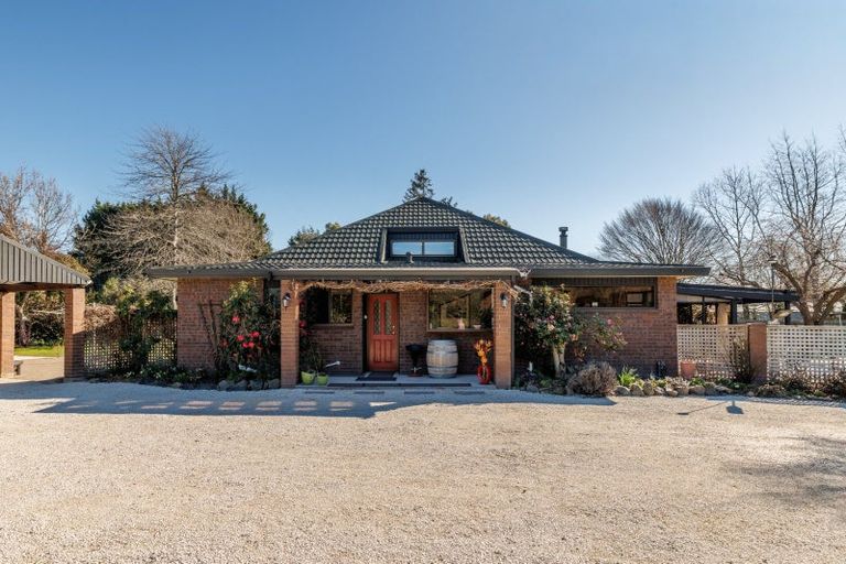 Photo of property in 37 Chinnerys Road, Woodend, 7610