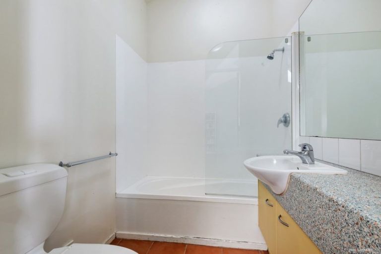 Photo of property in Courtenay Mews Apartments, 16/14u Alpha Street, Te Aro, Wellington, 6011