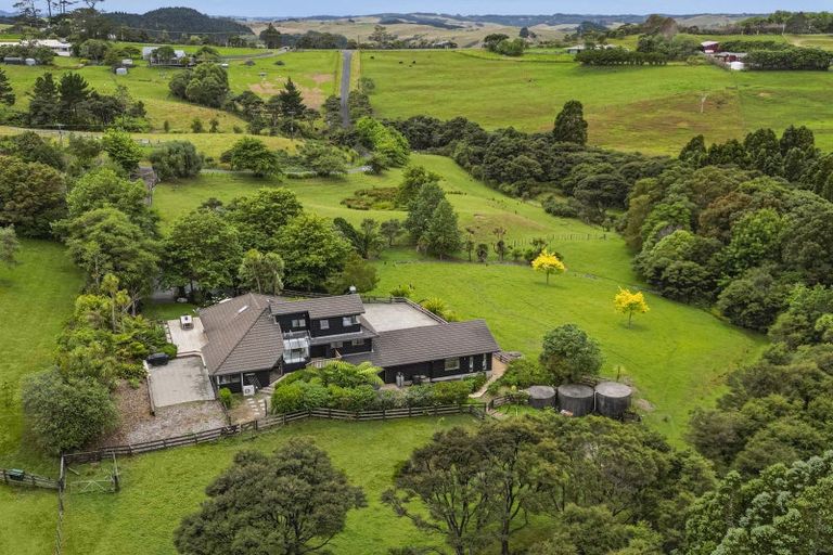 Photo of property in 1439 Old North Road, Helensville, 0875