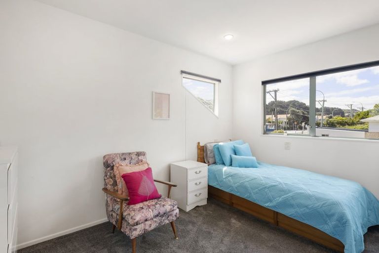 Photo of property in 29b The Parade, Island Bay, Wellington, 6023