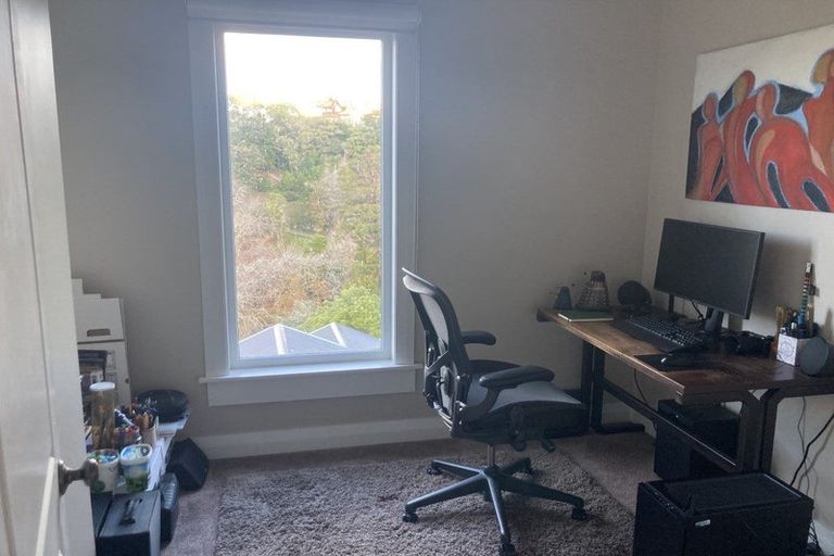 Photo of property in 40 Garden Road, Northland, Wellington, 6012