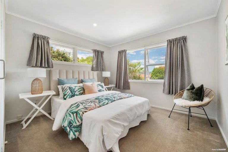 Photo of property in 10 Kaikoura Street, Henderson, Auckland, 0612