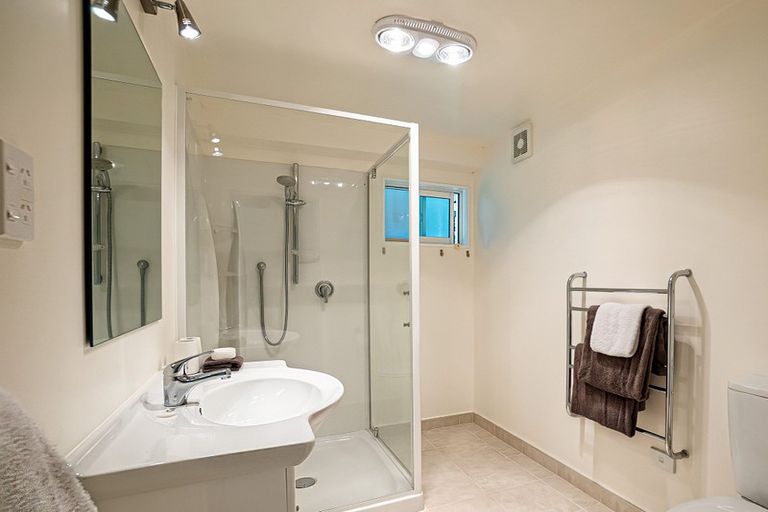 Photo of property in 42 Marellen Drive, Red Beach, 0932