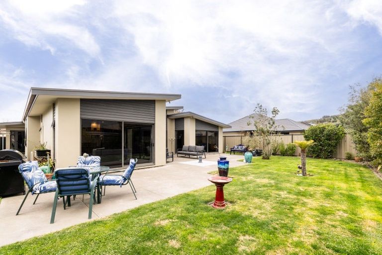 Photo of property in 27 Pinotage Drive, Greenmeadows, Napier, 4112