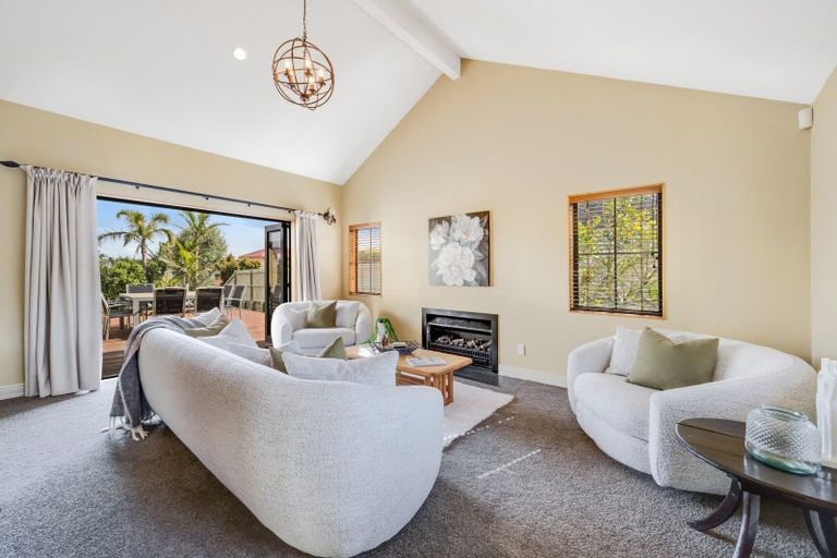Photo of property in 49 Westerham Drive, Dannemora, Auckland, 2016