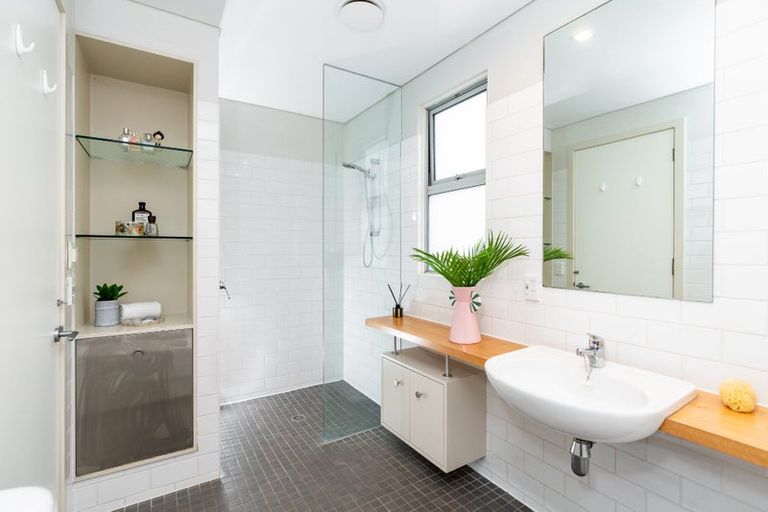 Photo of property in 51 Amesbury Drive, Churton Park, Wellington, 6037